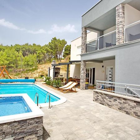 Villa Sara With Sea View And Private Heated Pool Омиш Экстерьер фото