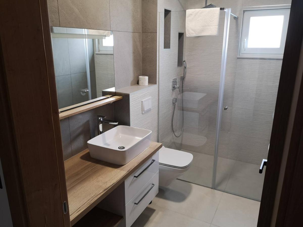 Villa Sara With Sea View And Private Heated Pool Омиш Экстерьер фото