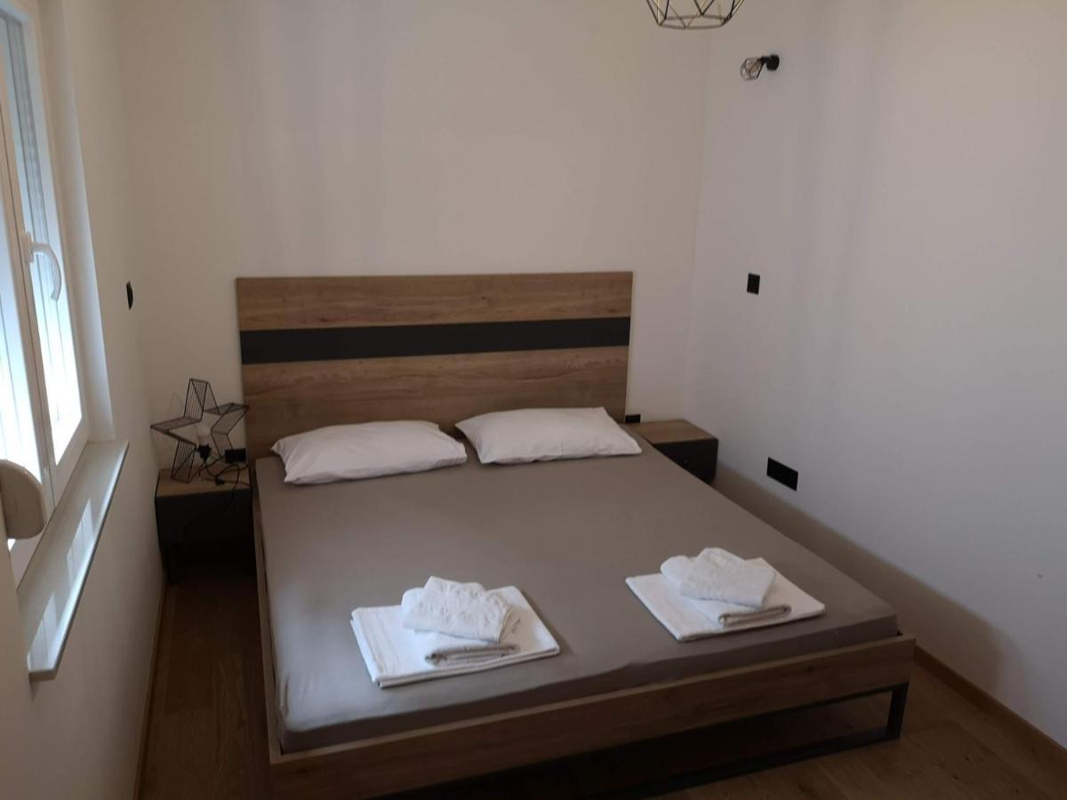 Villa Sara With Sea View And Private Heated Pool Омиш Экстерьер фото