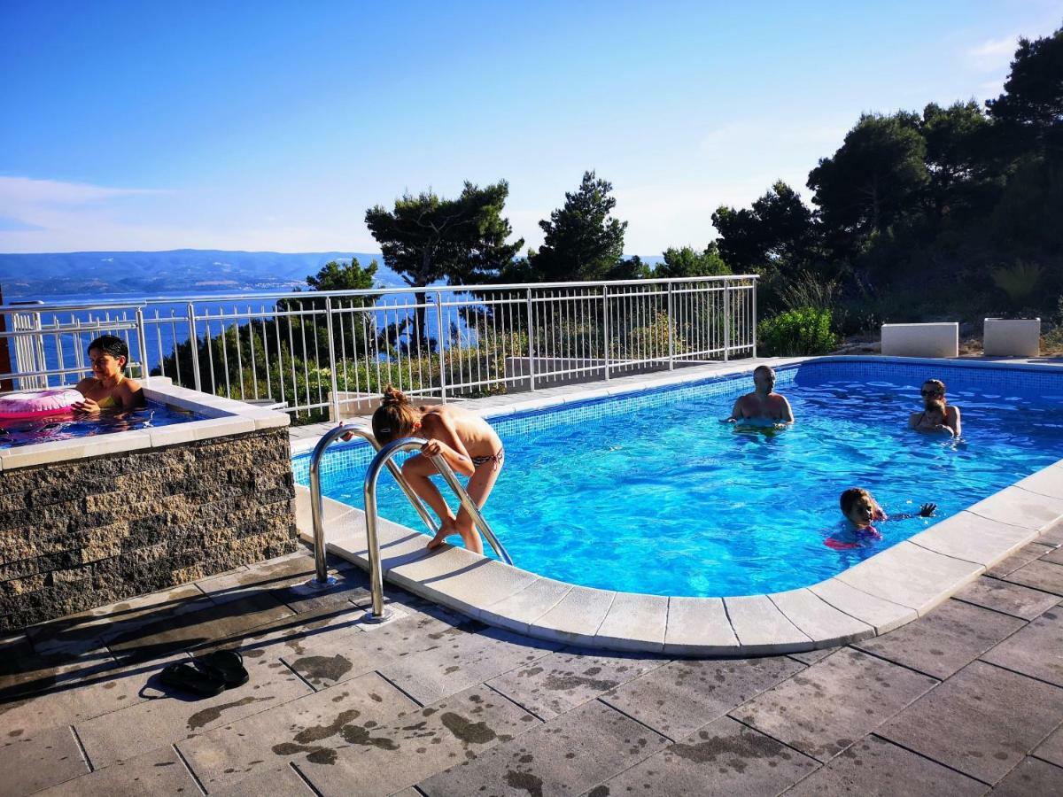 Villa Sara With Sea View And Private Heated Pool Омиш Экстерьер фото