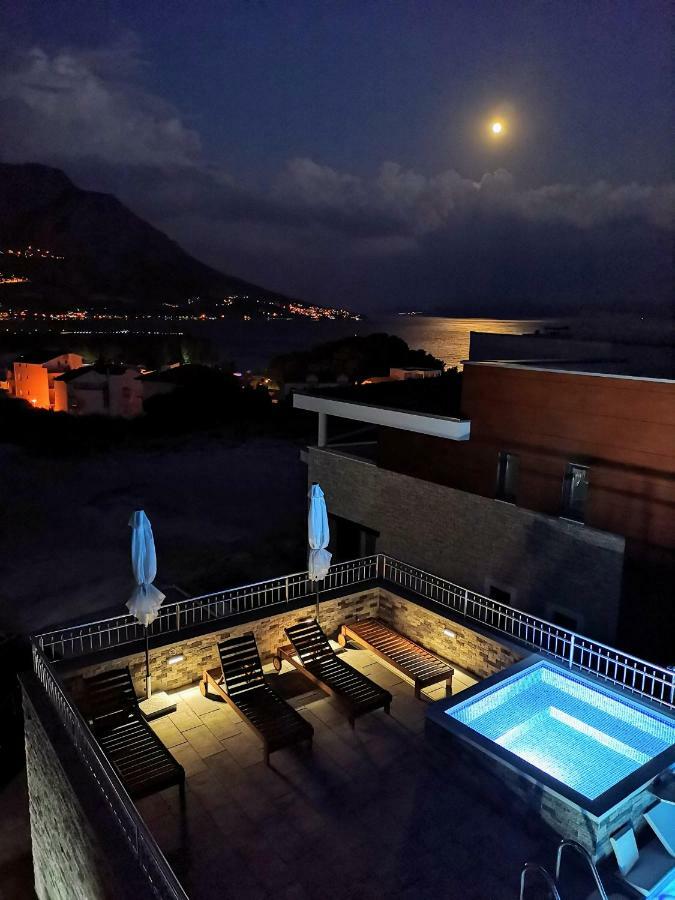 Villa Sara With Sea View And Private Heated Pool Омиш Экстерьер фото